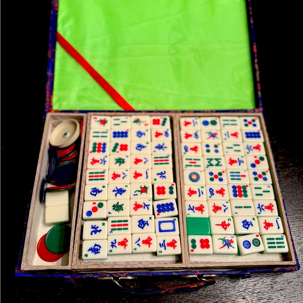 Travel size Classic Mahjong Set